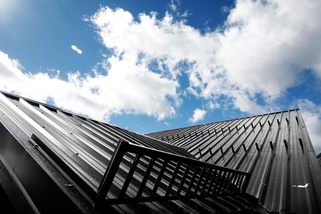 Photo Metal Roofing Installation